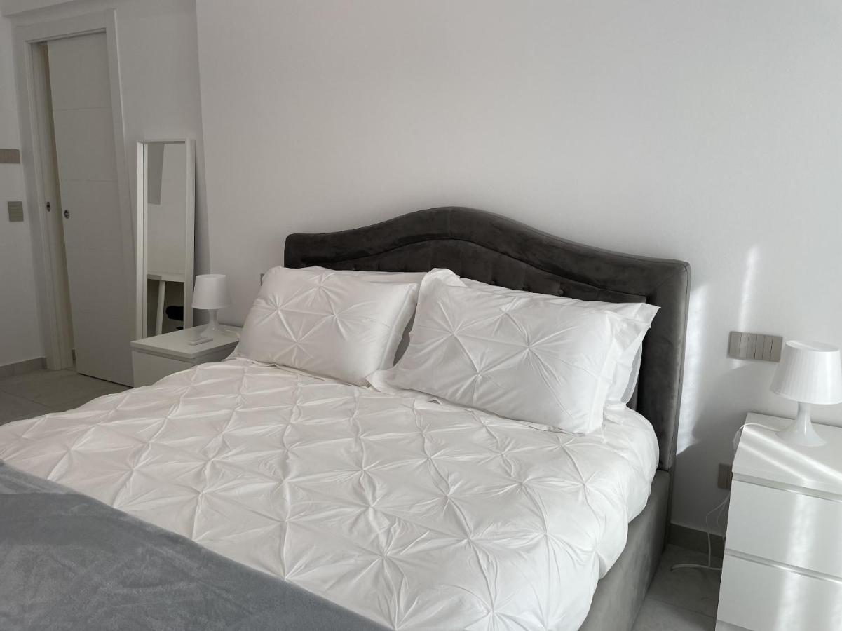 Varese Apartment Exterior photo