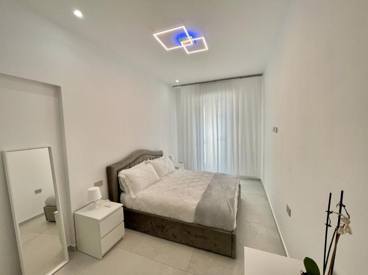 Varese Apartment Exterior photo